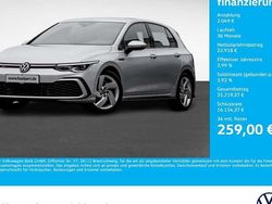 Reflexsilber metallic Gebraucht 2021 VW Golf VIII GTI Limousine | 24.967 € (Guter Preis)