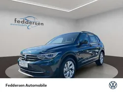 Nightshade blue metallic Gebraucht 2024 VW Tiguan Life SUV | 33.769 € (Fairer Preis)