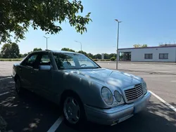 Silber Gebraucht 1997 Mercedes E240 Avantgarde Limousine | 5.000 €
