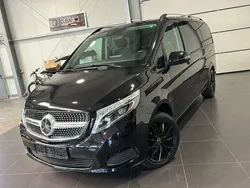 Obsidianschwarz metallic Gebraucht 2017 Mercedes V220 Van / Kleinbus | 41.995 € (Fairer Preis)