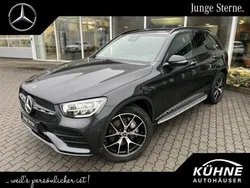 Grau Gebraucht 2021 Mercedes GLC300 AMG line SUV | 51.700 €