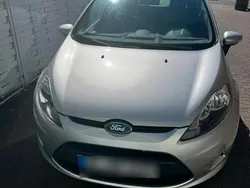 Grau Gebraucht 2009 Ford Fiesta Kleinwagen | 5.000 €