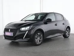 Schwarz Gebraucht 2023 Peugeot e-208 Allure Kleinwagen | 18.948 € (Guter Preis)