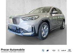 Silber Neu 2025 BMW iX1 xLine SUV | 51.980 € (Guter Preis)