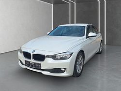 Weiß Gebraucht 2012 BMW 318 Comfort Edition Limousine | 8.890 € (Fairer Preis)