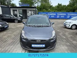 Grau Gebraucht 2018 Hyundai ix20 Van / Kleinbus | 9.900 € (Fairer Preis)
