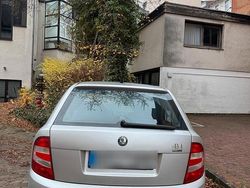 Silber Gebraucht 2006 Skoda Fabia Kleinwagen | 1.800 € (Fairer Preis)