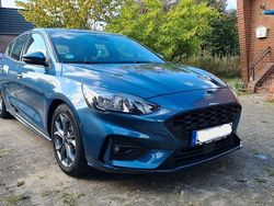 Blau Gebraucht 2018 Ford Focus ST-Line Limousine | 12.999 € (Fairer Preis)
