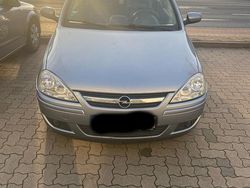 Grau Gebraucht 2005 Opel Corsa Kleinwagen | 1.000 € (Fairer Preis)