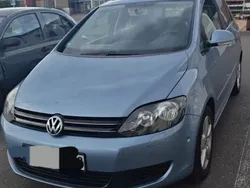 Blau Gebraucht 2012 VW Golf Plus Comfortline Van / Kleinbus | 6.300 € (Fairer Preis)