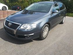 Grau Gebraucht 2010 VW Passat Comfortline Kombi | 2.790 € (Superpreis)