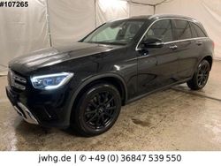 Schwarz/baltic black Gebraucht 2020 Mercedes GLC300 SUV | 29.950 € (Guter Preis)