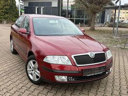 Rot Gebraucht 2005 Skoda Octavia Ambiente Limousine | 2.890 € (Fairer Preis)