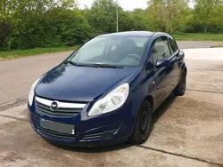 Blau Gebraucht 2009 Opel Corsa Kleinwagen | 3.000 € (Etwas zu teuer)