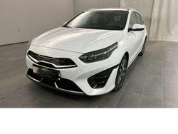 Weiß Gebraucht 2022 Kia Ceed Sportswagon Platinum Kombi | 22.900 € (Etwas zu teuer)