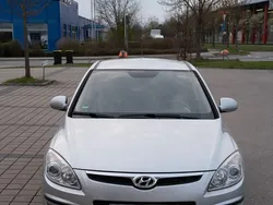Silber Gebraucht 2008 Hyundai i30 Premium Limousine | 5.100 € (Fairer Preis)
