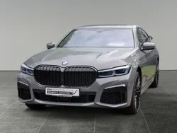 Grau Gebraucht 2021 BMW 750 M Sport Limousine | 56.980 € (Fairer Preis)