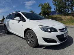 Weiß Gebraucht 2015 Opel Astra Eco Kombi | 5.800 € (Fairer Preis)