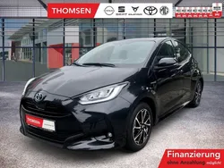 Black mica / ink Gebraucht 2020 Toyota Yaris Hybrid Club Limousine | 18.890 € (Fairer Preis)