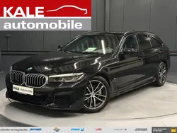 Schwarz metallic (black sapphire metallic) Gebraucht 2022 BMW 530 M Sport Kombi | 43.970 € (Fairer Preis)