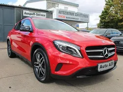 Rot Gebraucht 2016 Mercedes GLA200 SUV | 17.950 € (Fairer Preis)