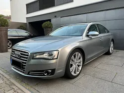 Grau Gebraucht 2010 Audi A8 Ambiente Limousine | 11.500 € (Superpreis)