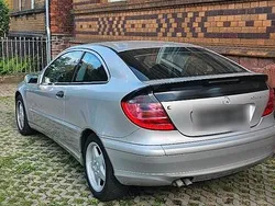 Silber Gebraucht 2002 Mercedes C180 Coupé | 3.300 €