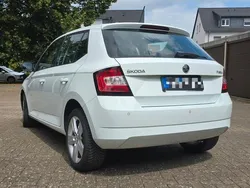 Weiß Gebraucht 2017 Skoda Fabia Active Kleinwagen | 6.790 € (Guter Preis)