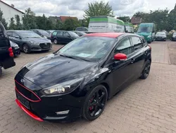 Schwarz Gebraucht 2016 Ford Focus Sport Limousine | 9.950 € (Fairer Preis)