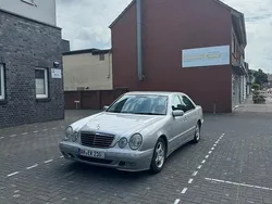 Silber Gebraucht 2000 Mercedes E220 Avantgarde Limousine | 3.000 € (Superpreis)