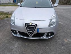Silber Gebraucht 2011 Alfa Romeo Giulietta Limousine | 5.000 € (Guter Preis)