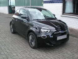 Onyx schwarz Gebraucht 2021 Fiat 500e Icon Kleinwagen | 18.990 € (Etwas zu teuer)