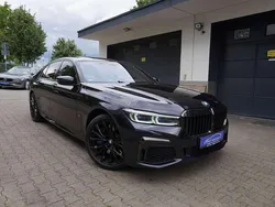 Carbonschwarz Gebraucht 2022 BMW 750 M Sport Limousine | 59.999 € (Fairer Preis)