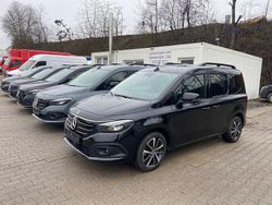 Schwarz Gebraucht 2024 Mercedes EQT200 Style Van / Kleinbus | 24.871 € (Fairer Preis)