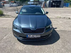 Grau Gebraucht 2018 Skoda Superb Ambition Kombi | 15.999 € (Guter Preis)