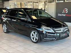 Schwarz Gebraucht 2014 Mercedes B180 Van / Kleinbus | 12.470 € (Fairer Preis)
