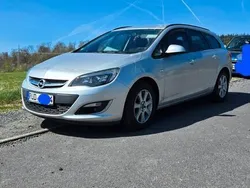 Silber Gebraucht 2012 Opel Astra Selection Kombi | 4.700 € (Teuer)