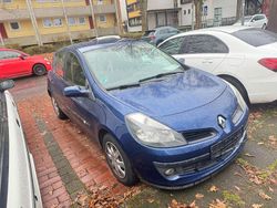 Blau Gebraucht 2007 Renault Clio III Kleinwagen | 2.500 € (Guter Preis)