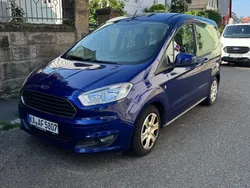 Blau Gebraucht 2015 Ford Tourneo Courier Ambiente Van / Kleinbus | 5.250 € (Teuer)