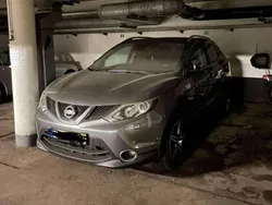 Grau Gebraucht 2015 Nissan Qashqai Tekna SUV | 12.500 € (Fairer Preis)