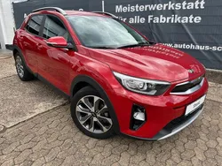 Rot Gebraucht 2020 Kia Stonic Vision SUV | 18.790 € (Teuer)