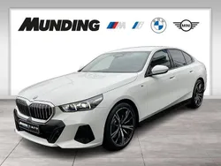 Alpinweiss iii Neu 2025 BMW 520 M Sport Limousine | 54.899 € (Superpreis)