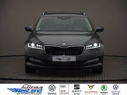 Graphite grau (metallic) Gebraucht 2022 Skoda Superb Style Kombi | 27.960 € (Fairer Preis)