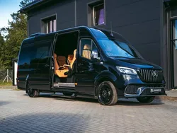 Schwarz Neu 2024 Mercedes Sprinter Business Van | 184.377 €