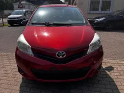 Rot Gebraucht 2012 Toyota Yaris Cool Kleinwagen | 3.200 € (Fairer Preis)