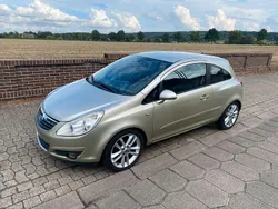 Gold Gebraucht 2007 Opel Corsa Kleinwagen | 2.200 € (Etwas zu teuer)