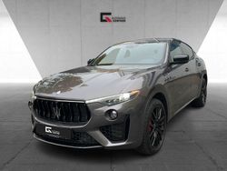 Grau Gebraucht 2023 Maserati Levante SUV | 82.757 € (Teuer)