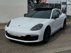 Weiß Gebraucht 2018 Porsche Panamera Turbo Limousine | 50.000 €