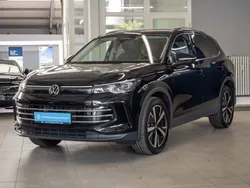 Schwarz Gebraucht 2024 VW Tiguan Pro SUV | 39.666 € (Superpreis)