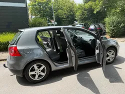 Grau Gebraucht 2008 VW Golf V Limousine | 2.150 €
